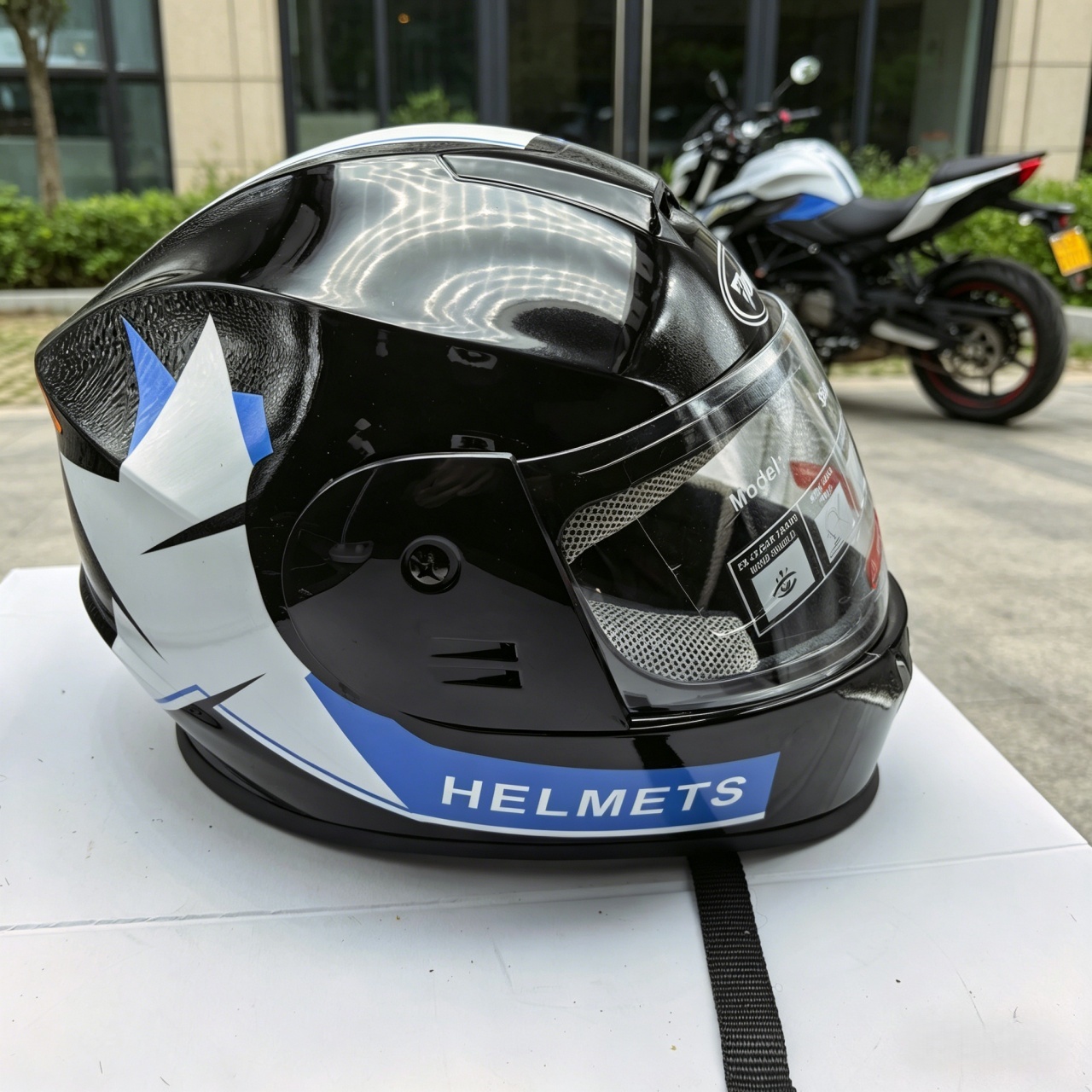 خوذة دراجة نارية كاملة الوجه ب - مراجعة Dual Visor Motorcycle Racing Helmet وسعره